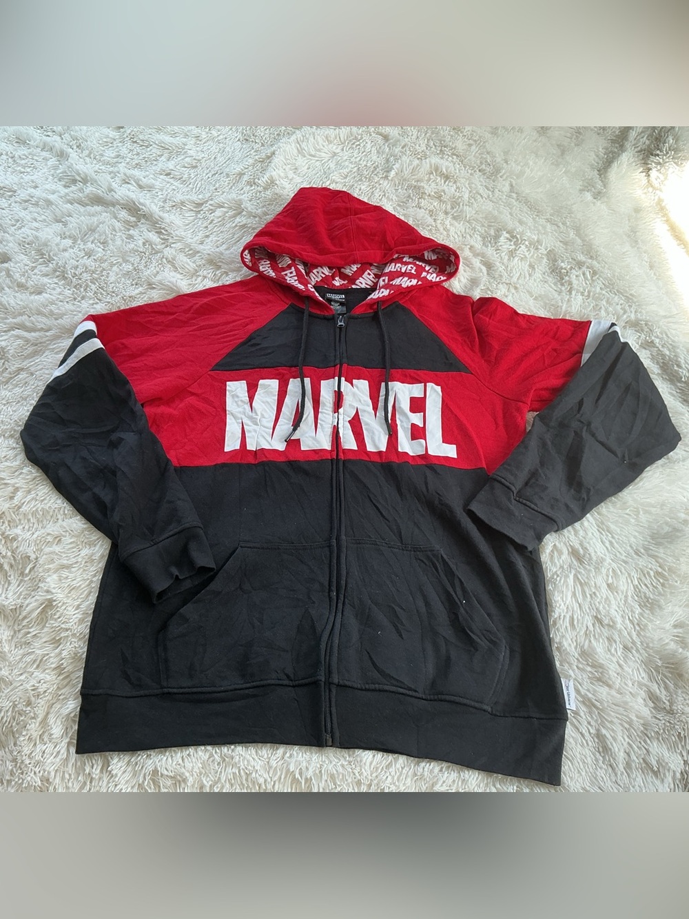 Disney Marvel Universe Red, Black & White Full-Zip Hoodie size L